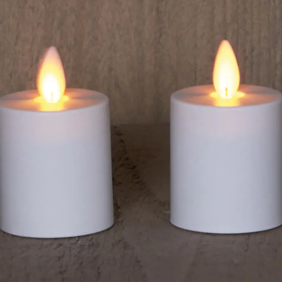 Anna's Collection LED kaarsen - 2x - wit - H8 cm - bewegende vlam