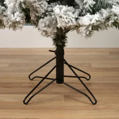 Bellatio decorations Imperial Pine kerstboom - besneeuwd - H150 cm - D97 cm