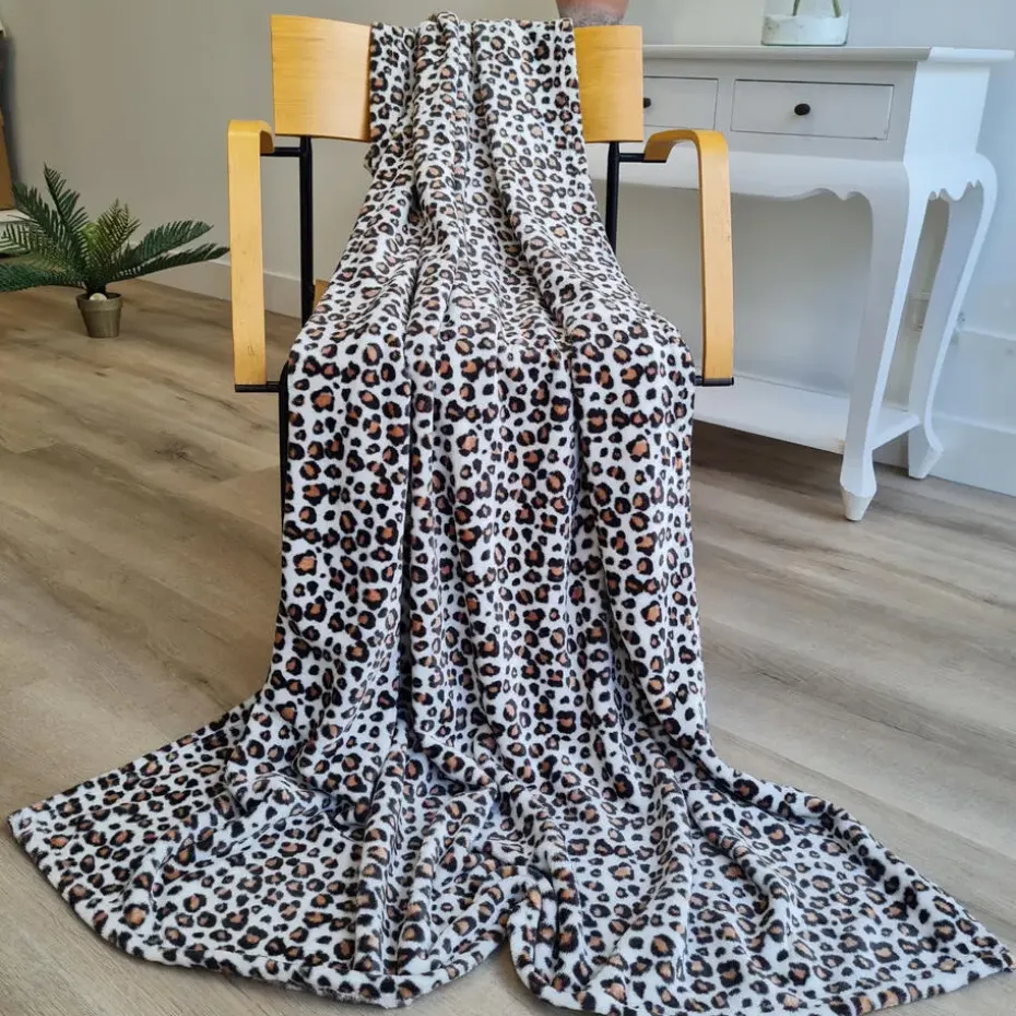 Bellatio design Plaid fleece deken - luipaard print - 120 x 160cm