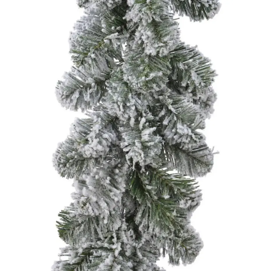 Everlands Dennenslinger - groen -met sneeuw - 270 cm -20 cm breed