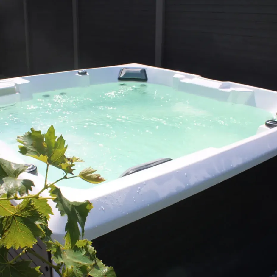 HOME DELUXE Buitenwhirlpool STREAM BIG PURE