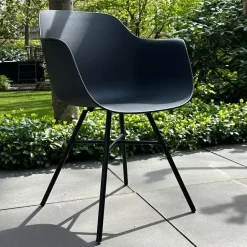 Nolon Noa-Puk Kunststof Tuinstoel Zwart - Zwart Onderstel