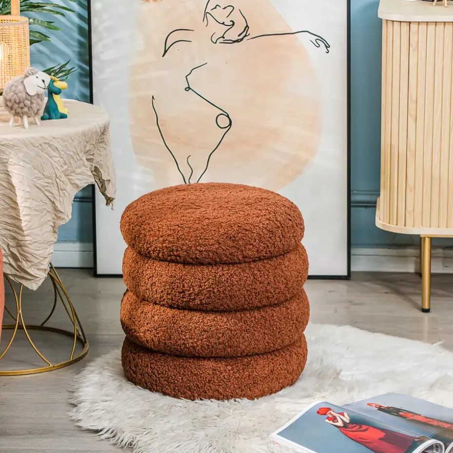 Poef met terracotta krullen en houten basis