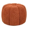 Poef met terracotta krullen en houten basis