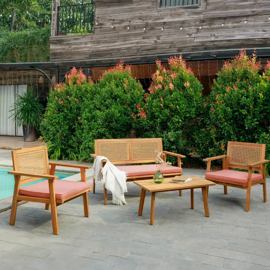 Rieten en massief houten tuinset in roze