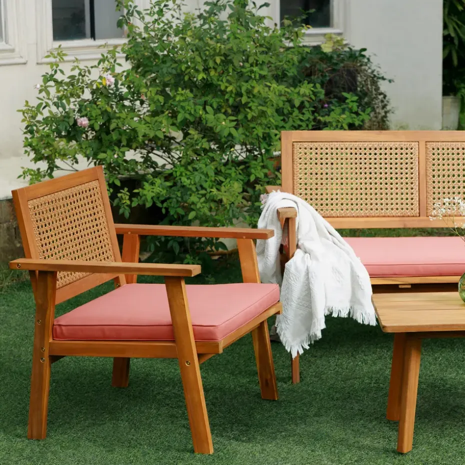 Rieten en massief houten tuinset in roze