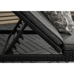 Svea - Yuri ligbed - wicker - zwart