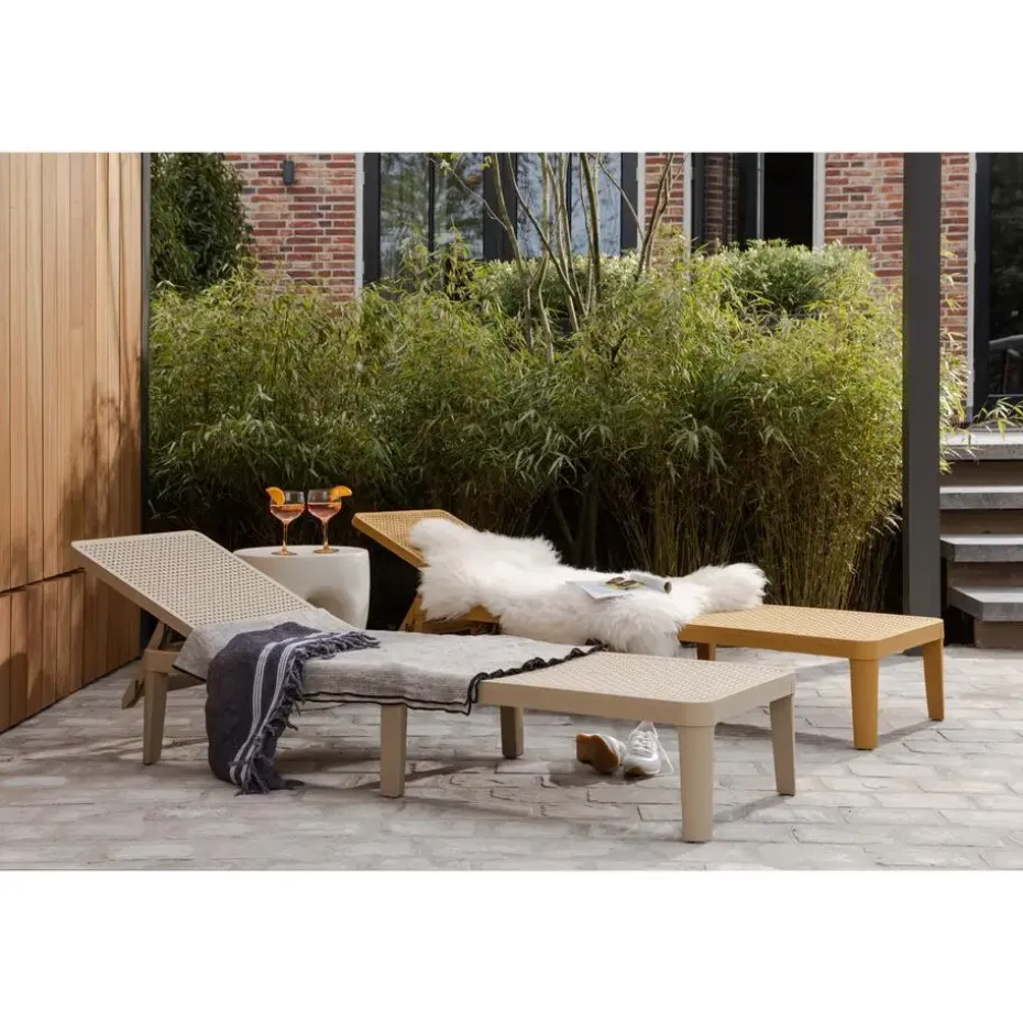 WOOOD Jinte Ligbed Tuin - Kunststof - Zand - 29x55x191